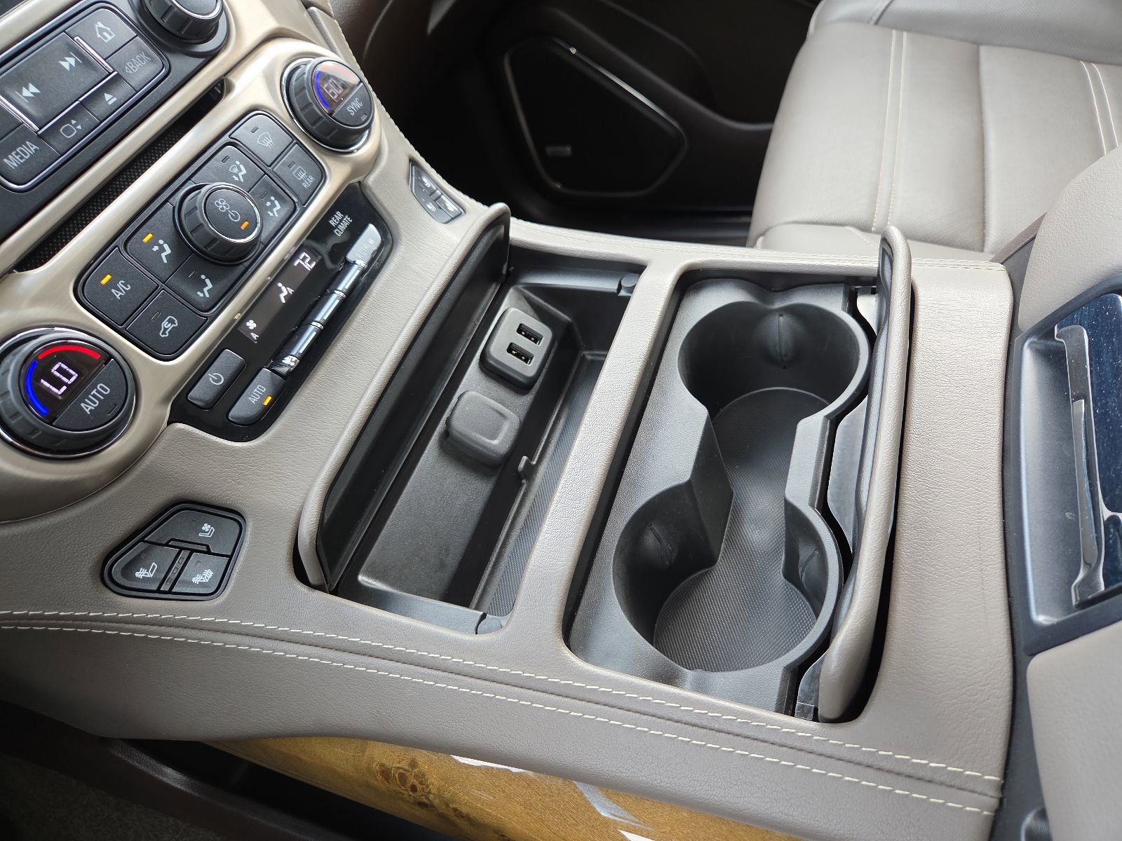 Used 2017 GMC Yukon Denali image 25