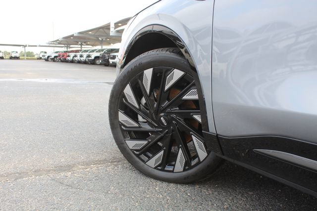 Used 2025 Lincoln Nautilus Reserve w/ Jet Appearance Package AWD/4WD image 12