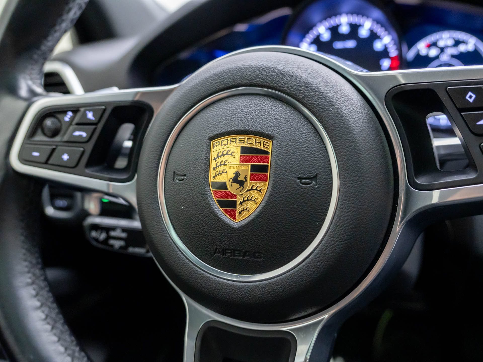 Used 2022 Porsche Cayenne Platinum Edition AWD/4WD image 28