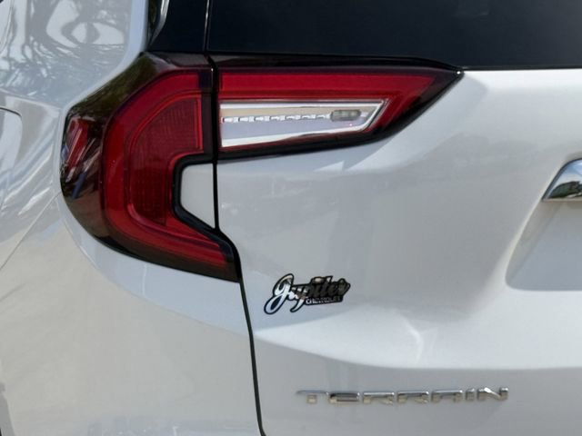 Used 2024 GMC Terrain SLT image 7