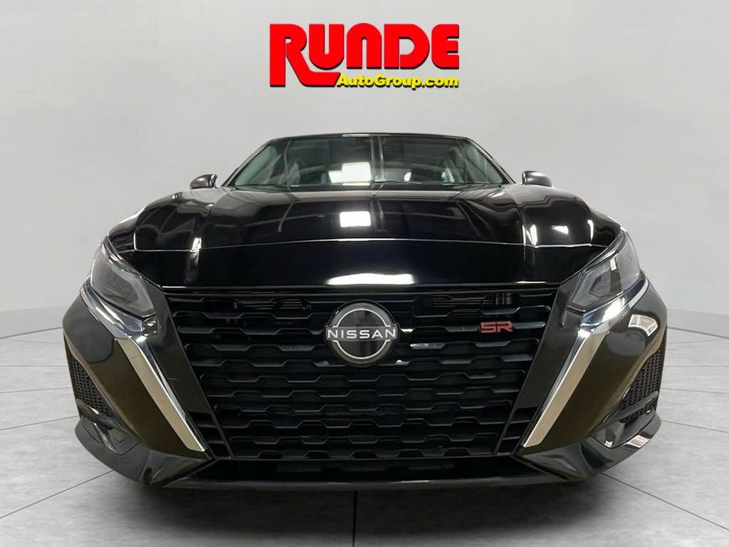 Used 2024 Nissan Altima 2.5 SV image 8