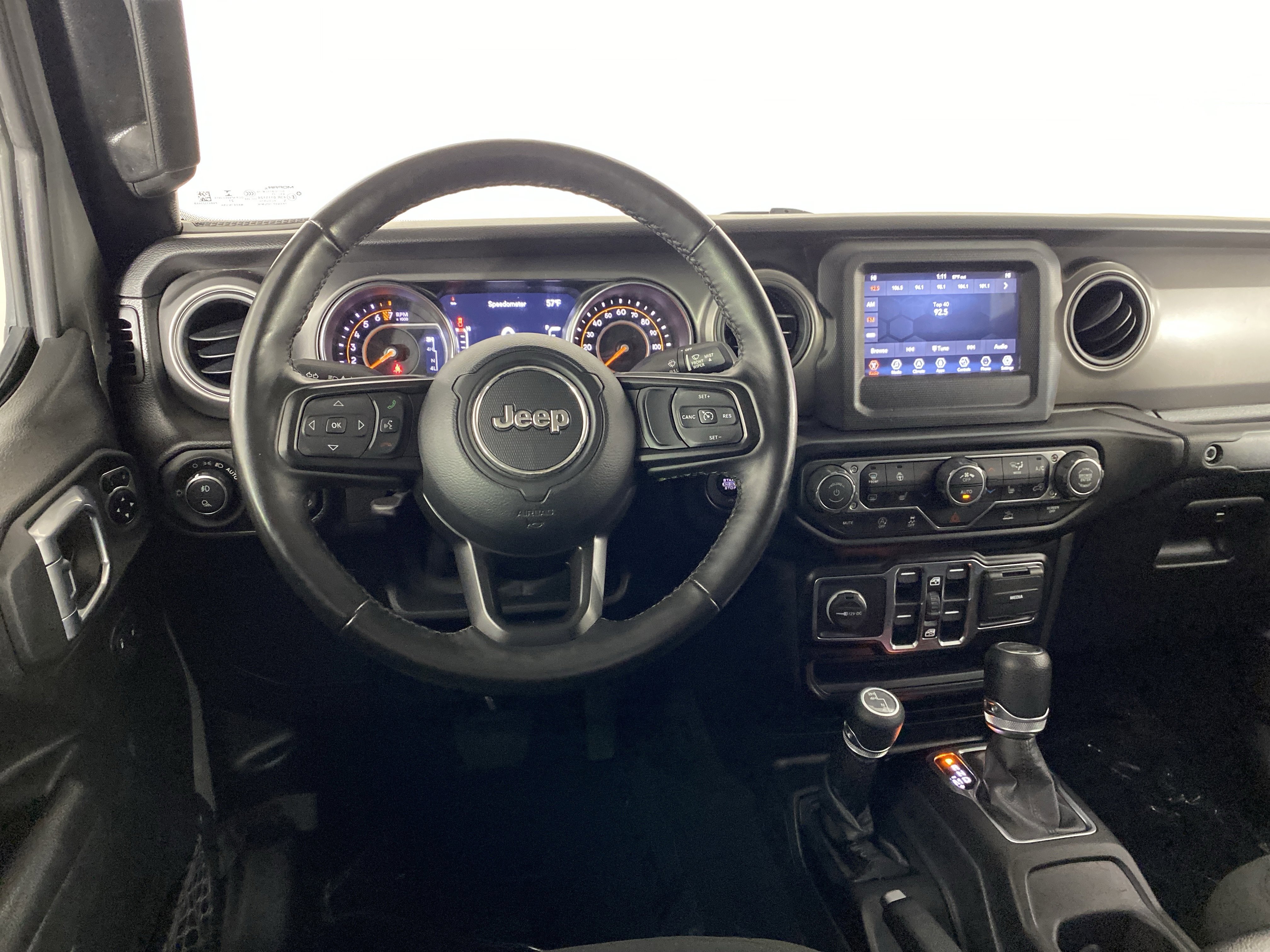 Used 2022 Jeep Gladiator Willys AWD/4WD image 19