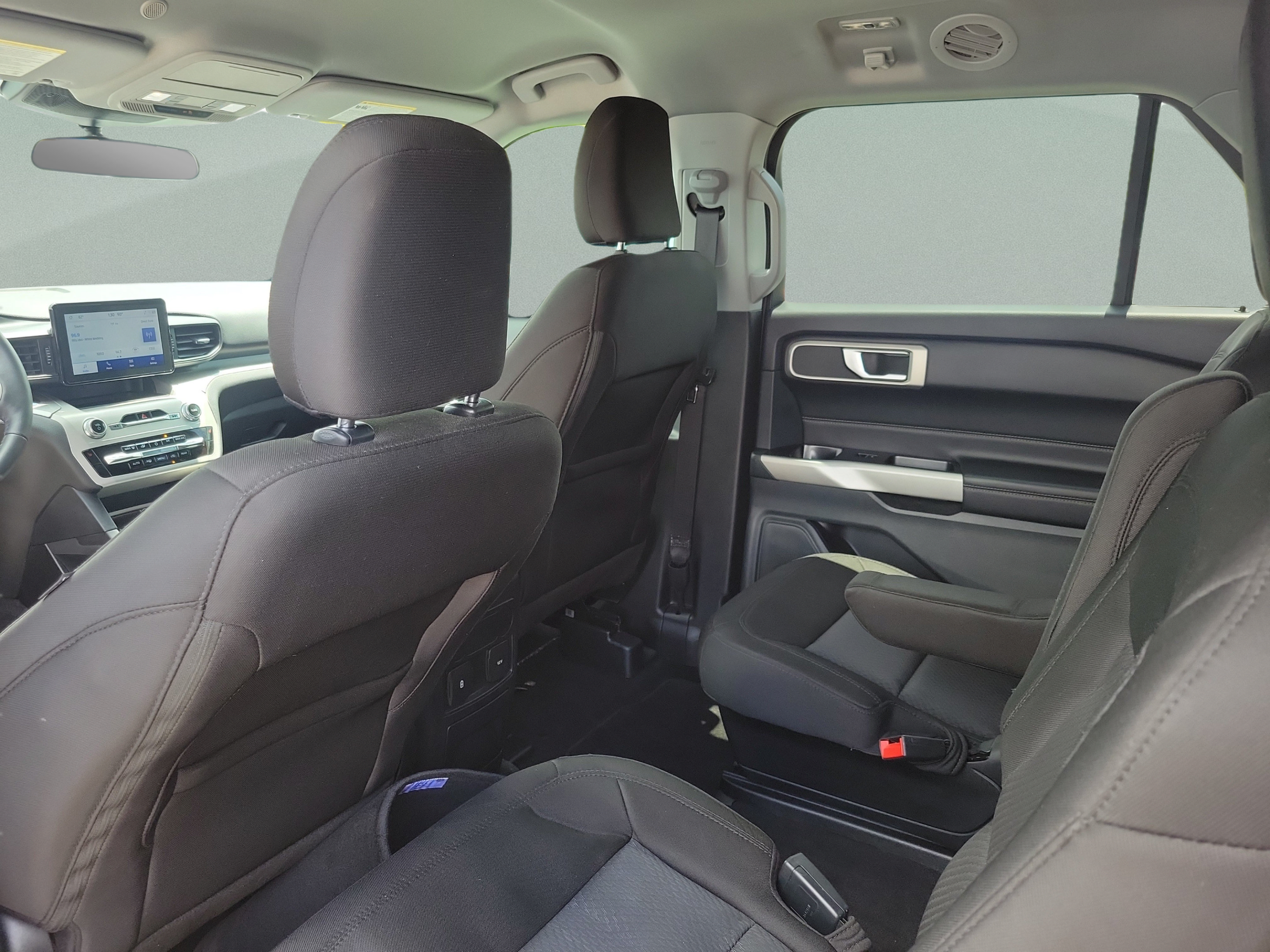 Used 2023 Ford Explorer XLT RWD image 12