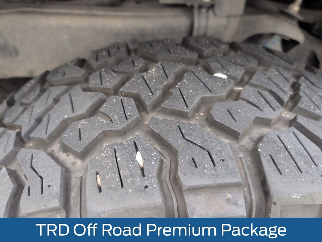 Used 2025 Toyota Tacoma TRD Off-Road w/ TRD Off Road Upgrade Package AWD/4WD image 18