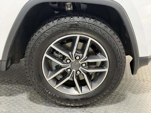 Certified 2019 Jeep Grand Cherokee Laredo w/ Laredo X Package image 8