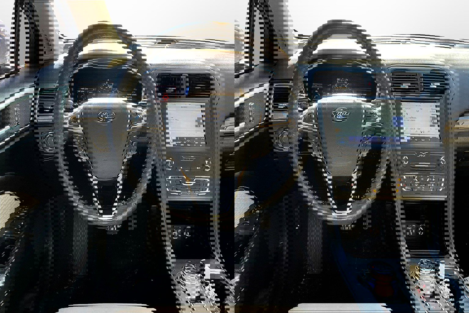 Used 2020 Ford Fusion SE w/ Equipment Group 151A image 5