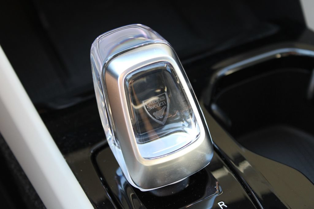 Used 2025 Volvo XC40 B5 Ultra w/ Protection Package Premier AWD/4WD image 37