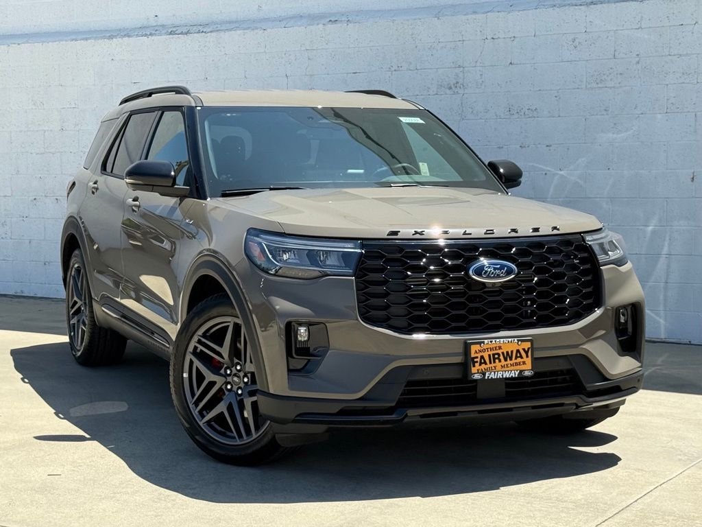 New 2026 Ford Explorer ST-Line w/ ST-Line Street Pack RWD video 2