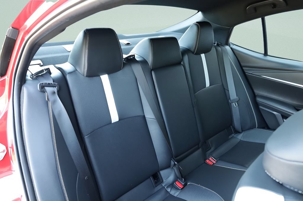 Used 2025 Toyota Camry SE FWD image 25