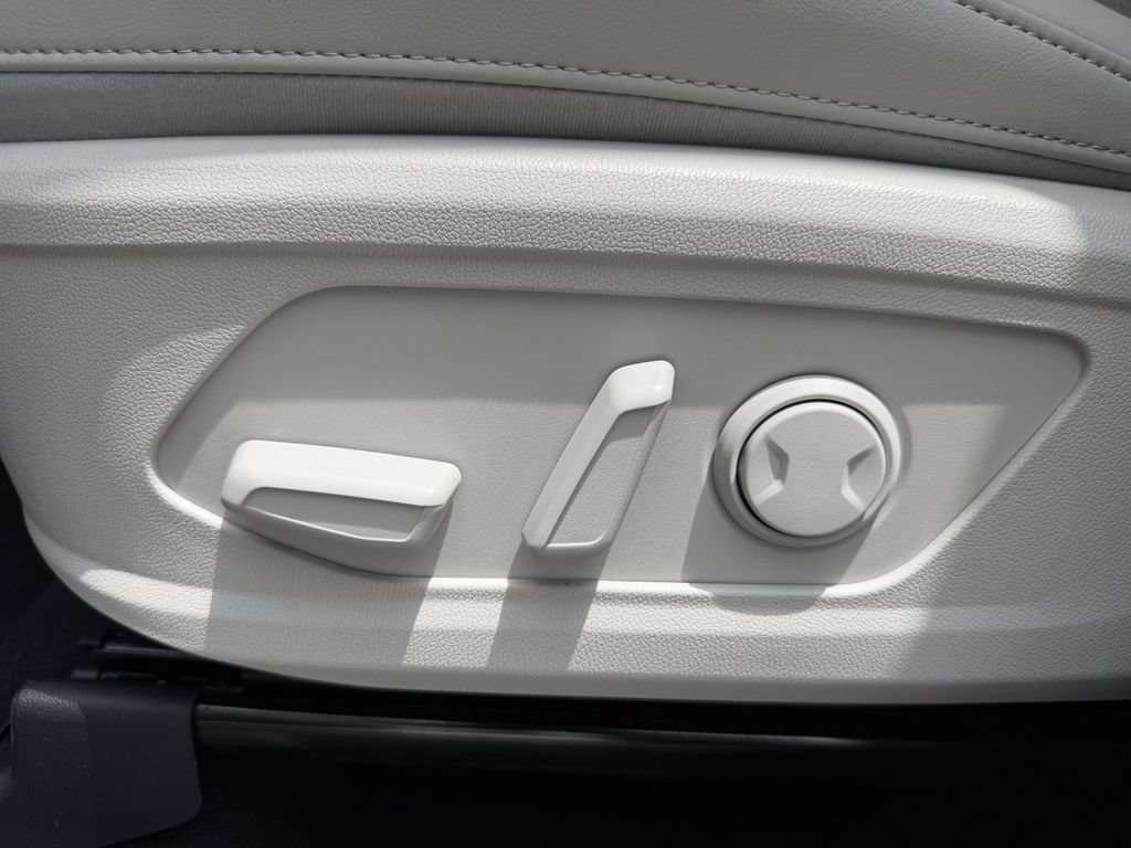 New 2026 Kia Sorento S FWD image 19