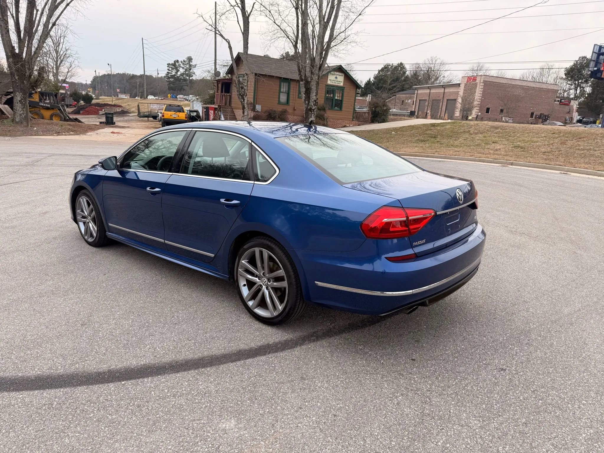 Used 2016 Volkswagen Passat 1.8T R-Line image 4