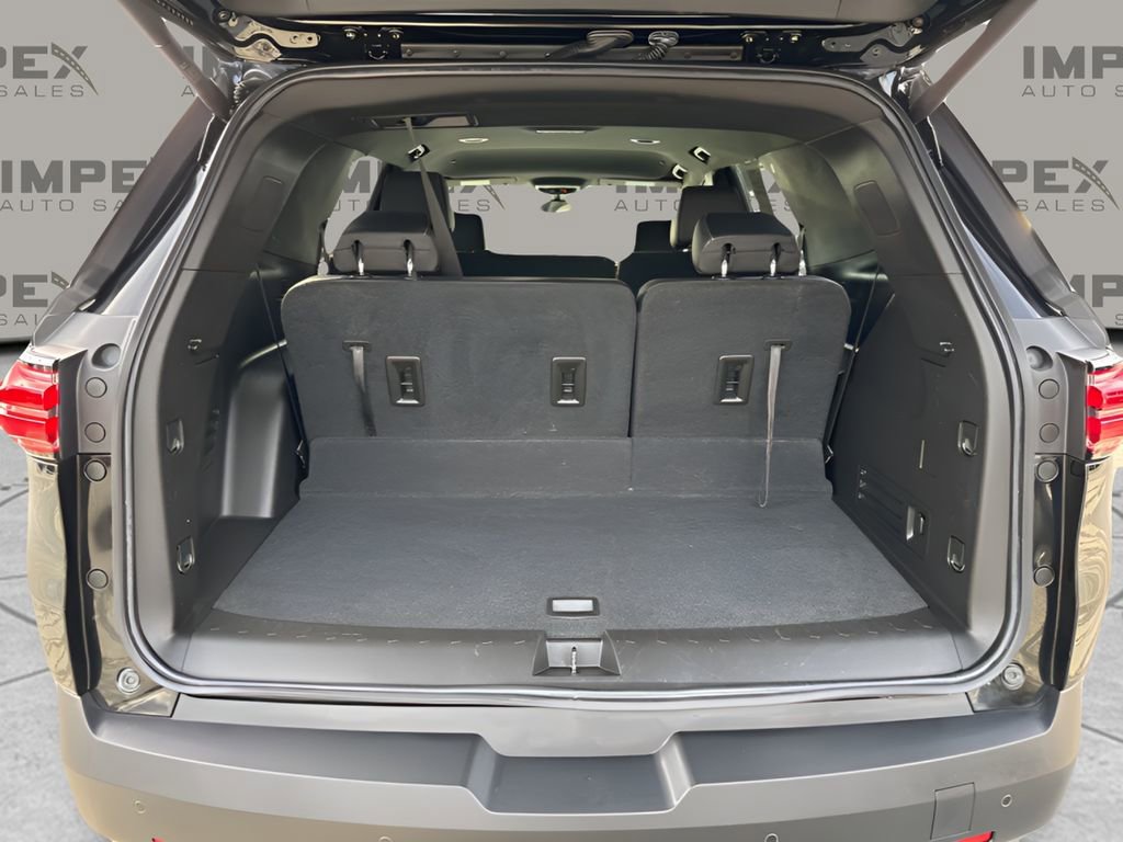 Used 2022 Chevrolet Traverse LT image 28