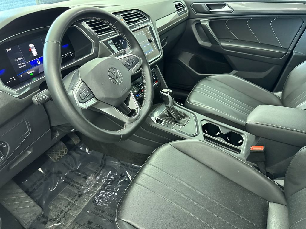 Used 2024 Volkswagen Tiguan SE image 9