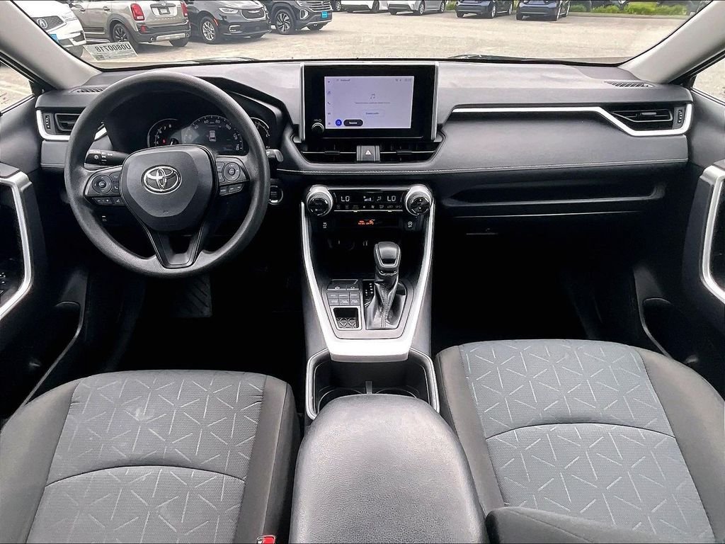 Used 2025 Toyota RAV4 XLE AWD/4WD image 21