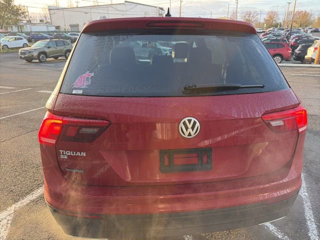 Used 2019 Volkswagen Tiguan SE w/ Panoramic Sunroof Package image 9