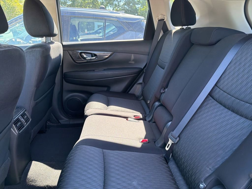 Used 2020 Nissan Rogue SV FWD image 10
