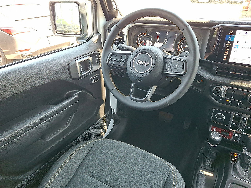 Used 2025 Jeep Gladiator Sport AWD/4WD image 15