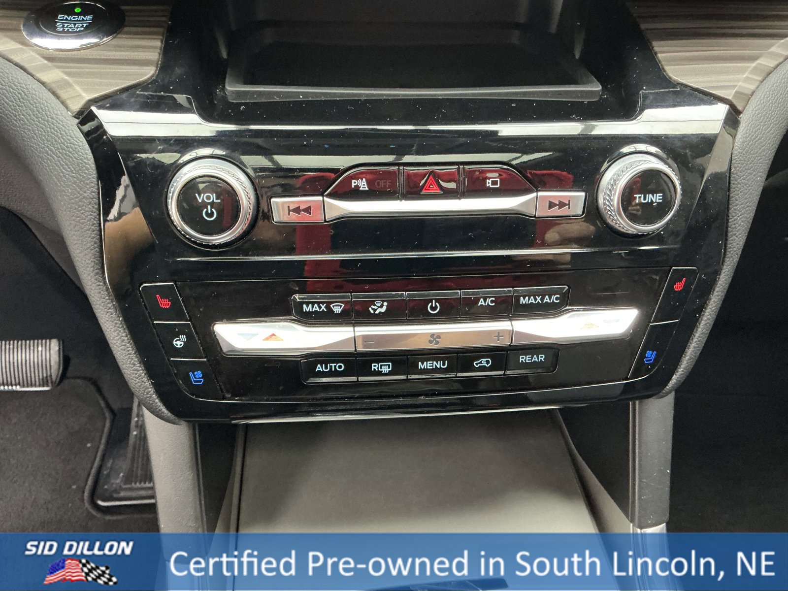 Used 2021 Ford Explorer Limited w/ Hybrid Equipment Group 310A image 12