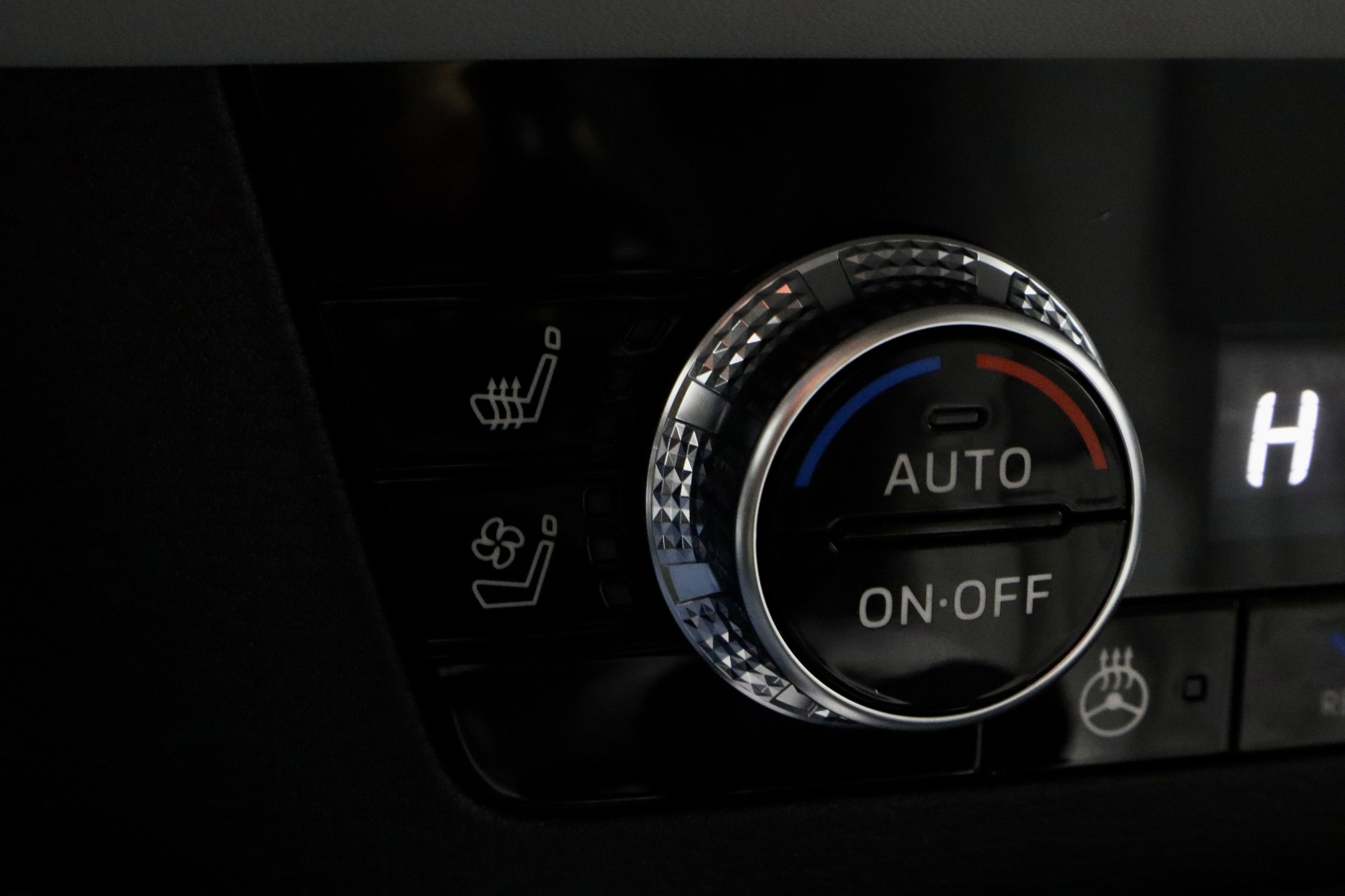 New 2026 Mitsubishi Outlander SEL image 28