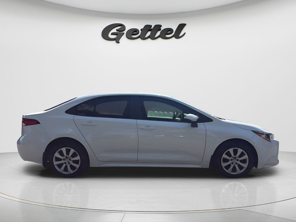 Used 2026 Toyota Corolla LE FWD image 4