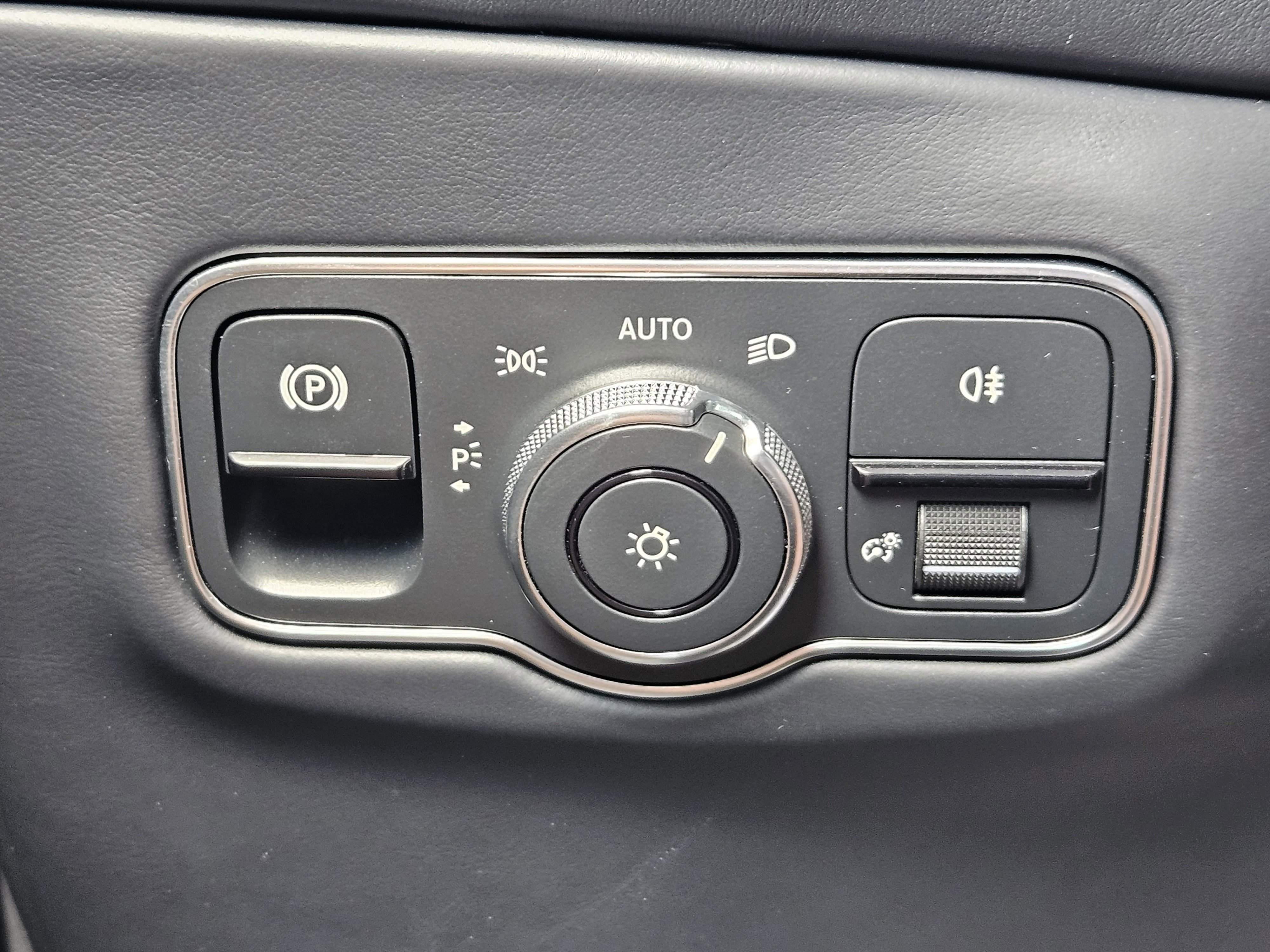 Used 2023 Aston Martin DBX 707 image 23