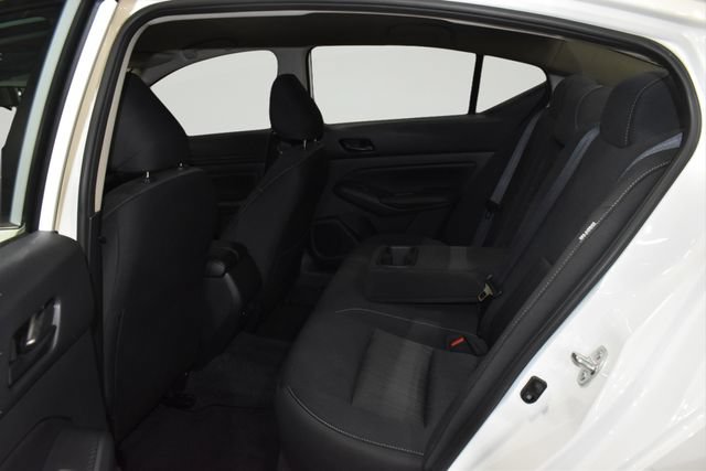 Used 2025 Nissan Altima 2.5 SV FWD image 16