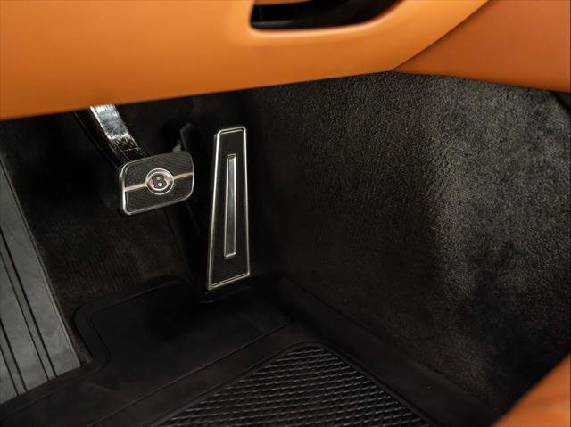 Used 2021 Bentley Flying Spur V8 image 35