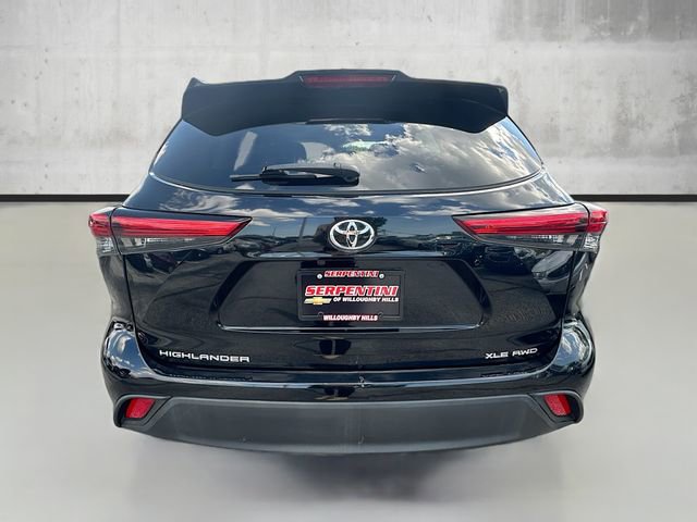 Used 2022 Toyota Highlander XLE image 6