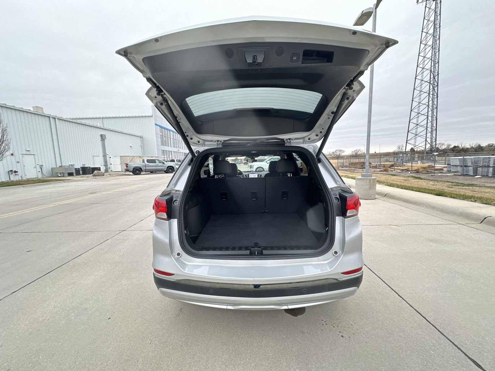 Used 2022 Chevrolet Equinox RS w/ RS Leather Package AWD/4WD image 26