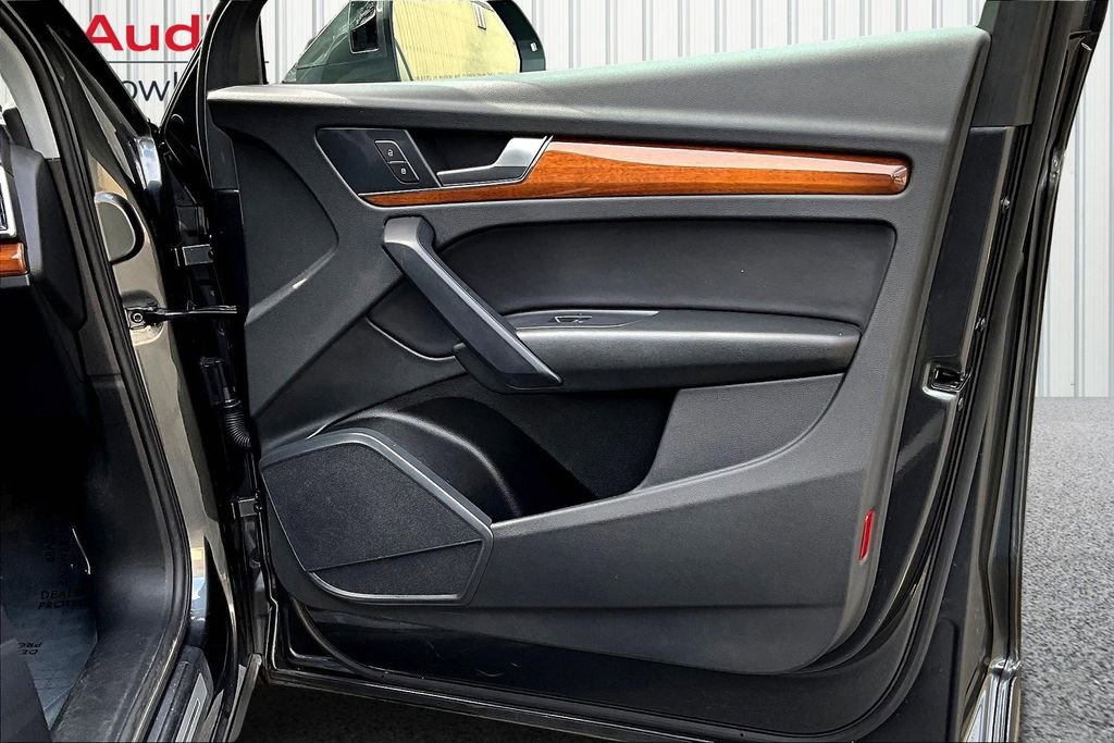 Used 2023 Audi Q5 2.0T Premium w/ Convenience Package image 29