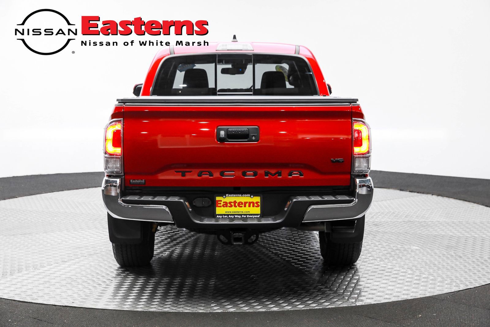 Used 2022 Toyota Tacoma TRD Off-Road w/ Black Out Package (TMS) image 6