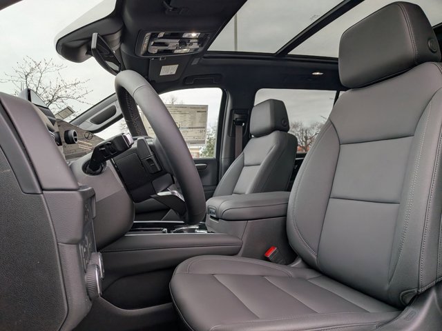 New 2026 Chevrolet Suburban Z71 image 4