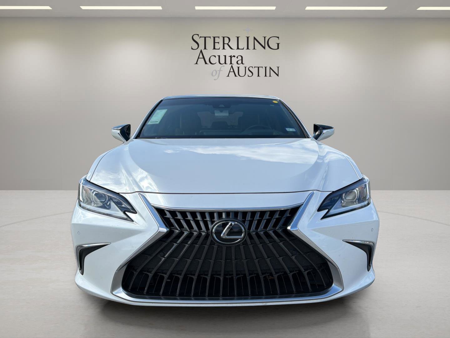 Used 2024 Lexus ES 350 w/ Technology Package image 2