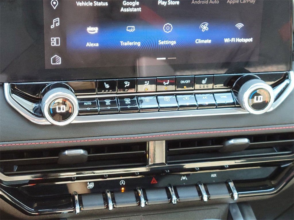 Used 2024 Chevrolet Colorado Z71 w/ Z71 Convenience Package 2 image 21