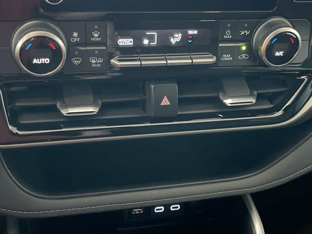 Certified 2024 Toyota Highlander LE AWD/4WD image 19