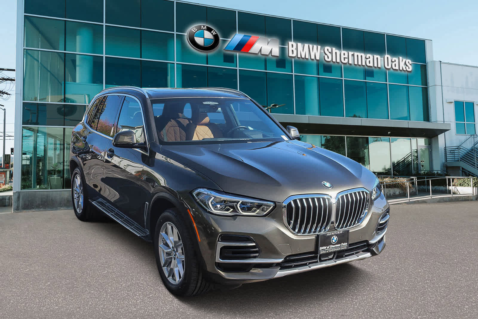 Used 2023 BMW X5 sDrive40i w/ Executive Package image 3