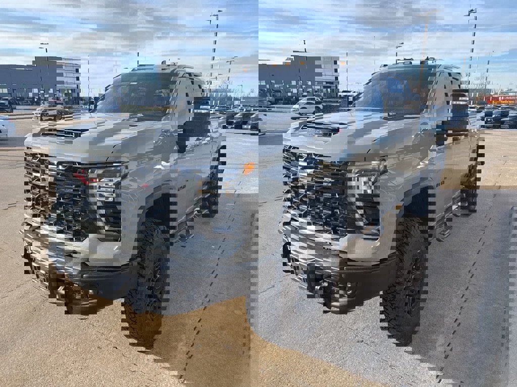 Used 2024 Chevrolet Silverado 2500 ZR2 w/ ZR2 Bison Edition image 3