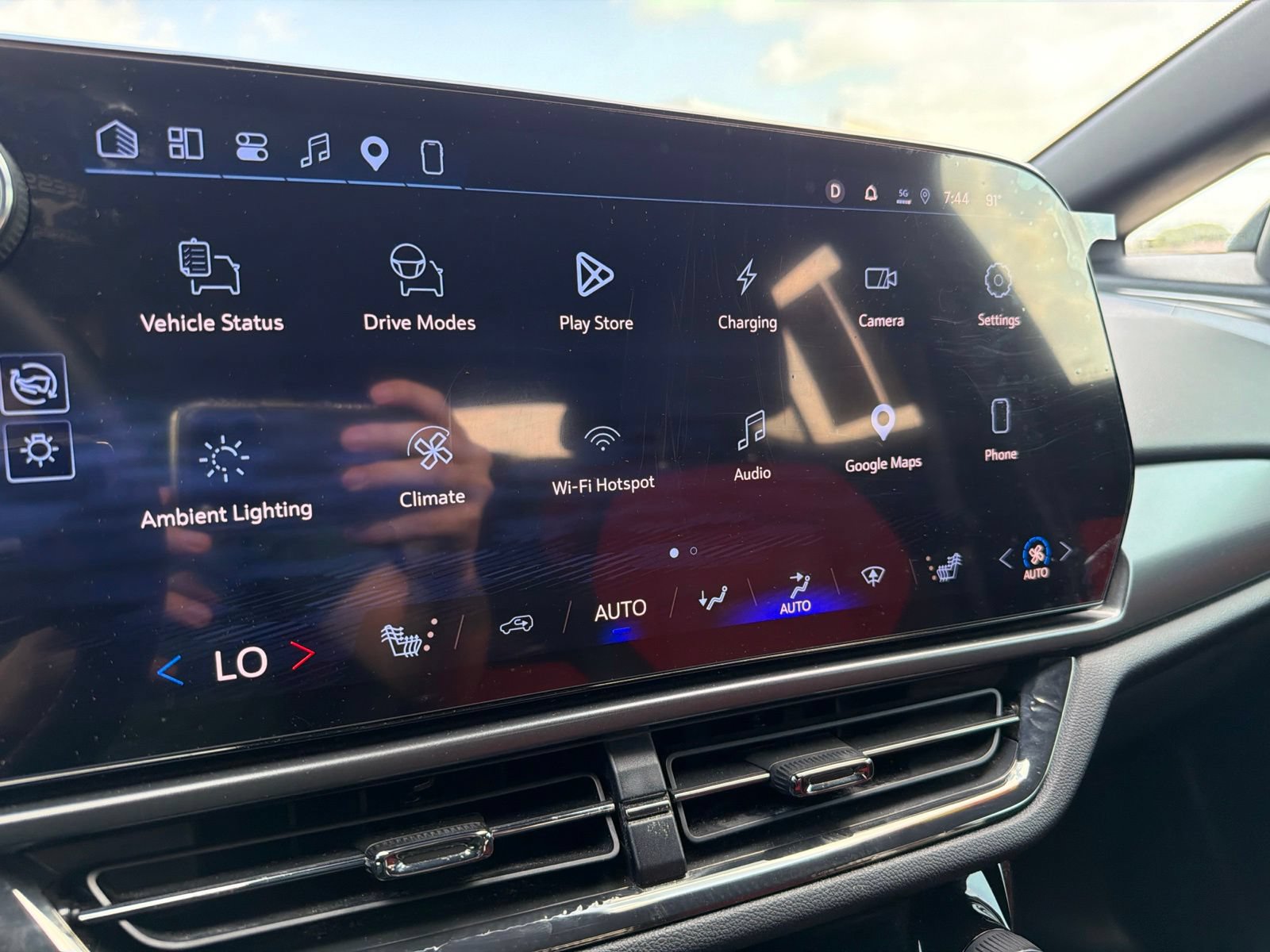 Used 2025 Chevrolet Equinox EV RS FWD image 27