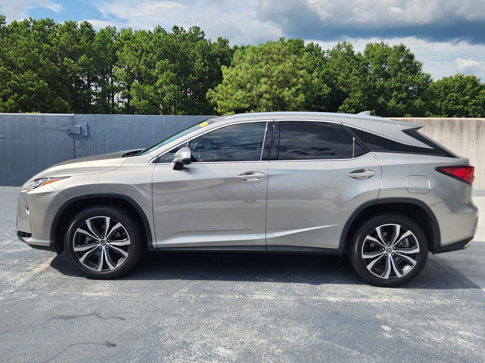 Used 2018 Lexus RX 350 FWD w/ Premium Package image 2