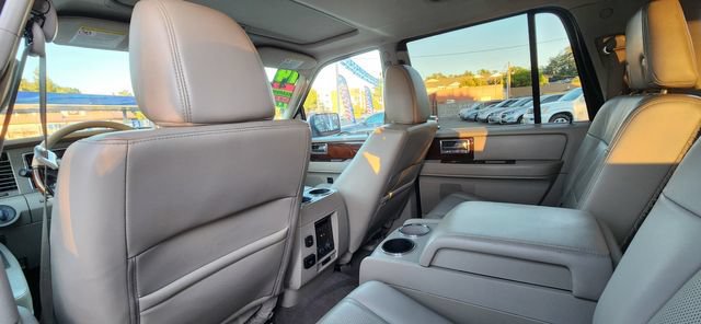 Used 2014 Lincoln Navigator L 4WD image 8