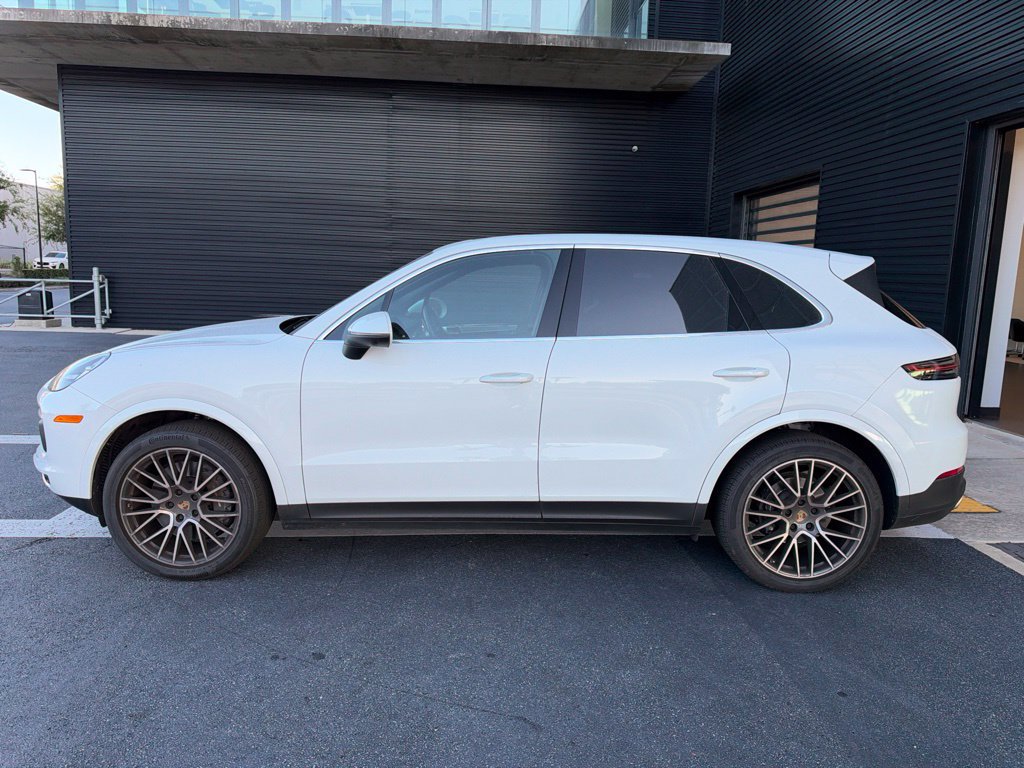 Certified 2023 Porsche Cayenne AWD/4WD image 2