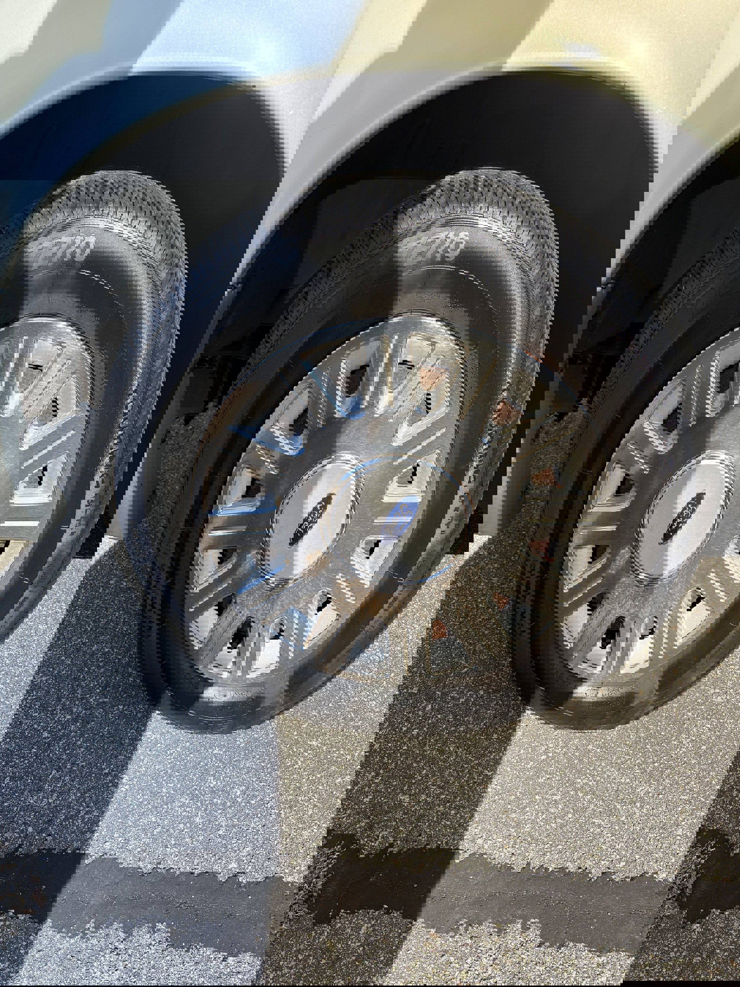 Used 2004 Ford Crown Victoria Police Interceptor image 7