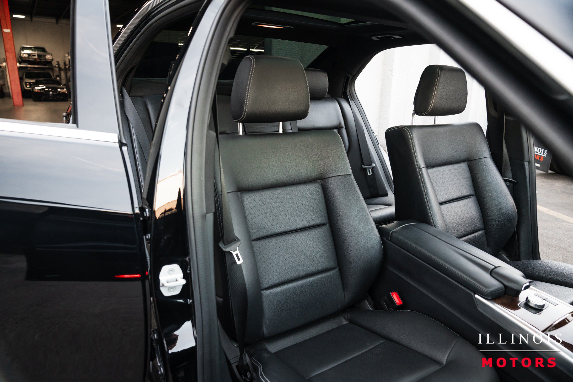 Used 2015 Mercedes-Benz E 350 4MATIC Sedan w/ Premium 1 Package image 27