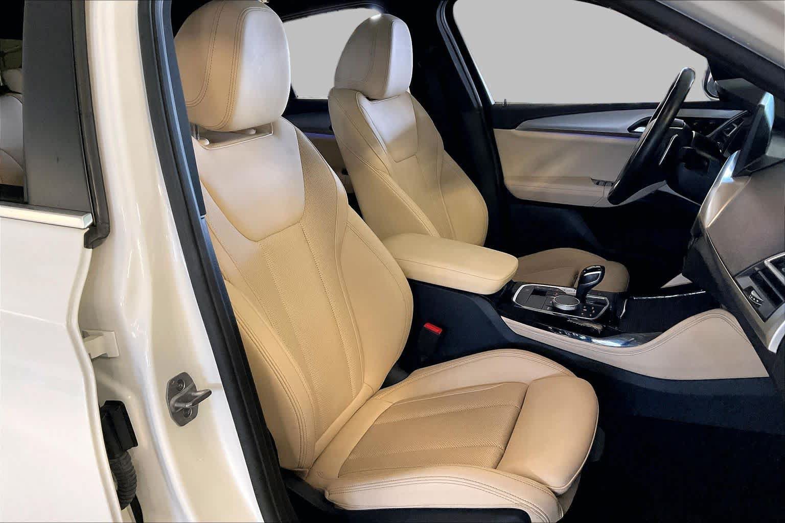 Used 2025 BMW X4 xDrive30i AWD/4WD image 8