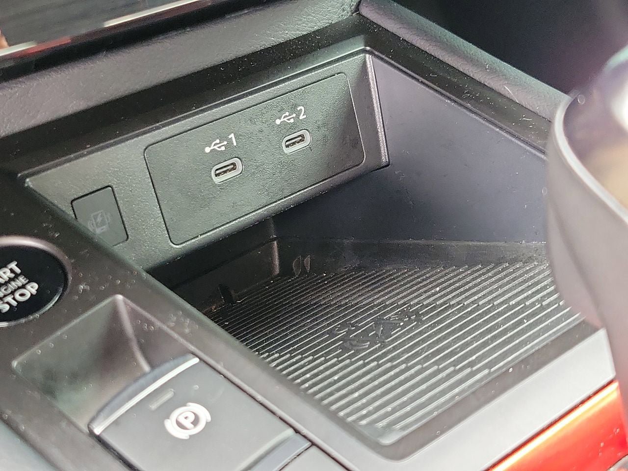 Used 2025 Nissan Kicks SR image 28
