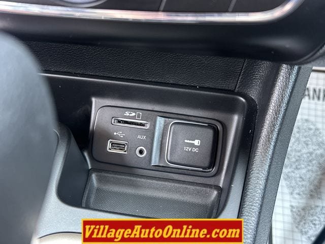 Used 2017 Jeep Cherokee Latitude w/ Comfort/Convenience Group AWD/4WD image 20