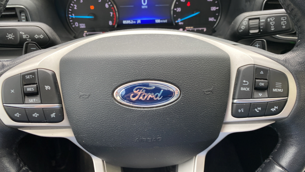 Used 2020 Ford Explorer XLT w/ Equipment Group 202A AWD/4WD image 17