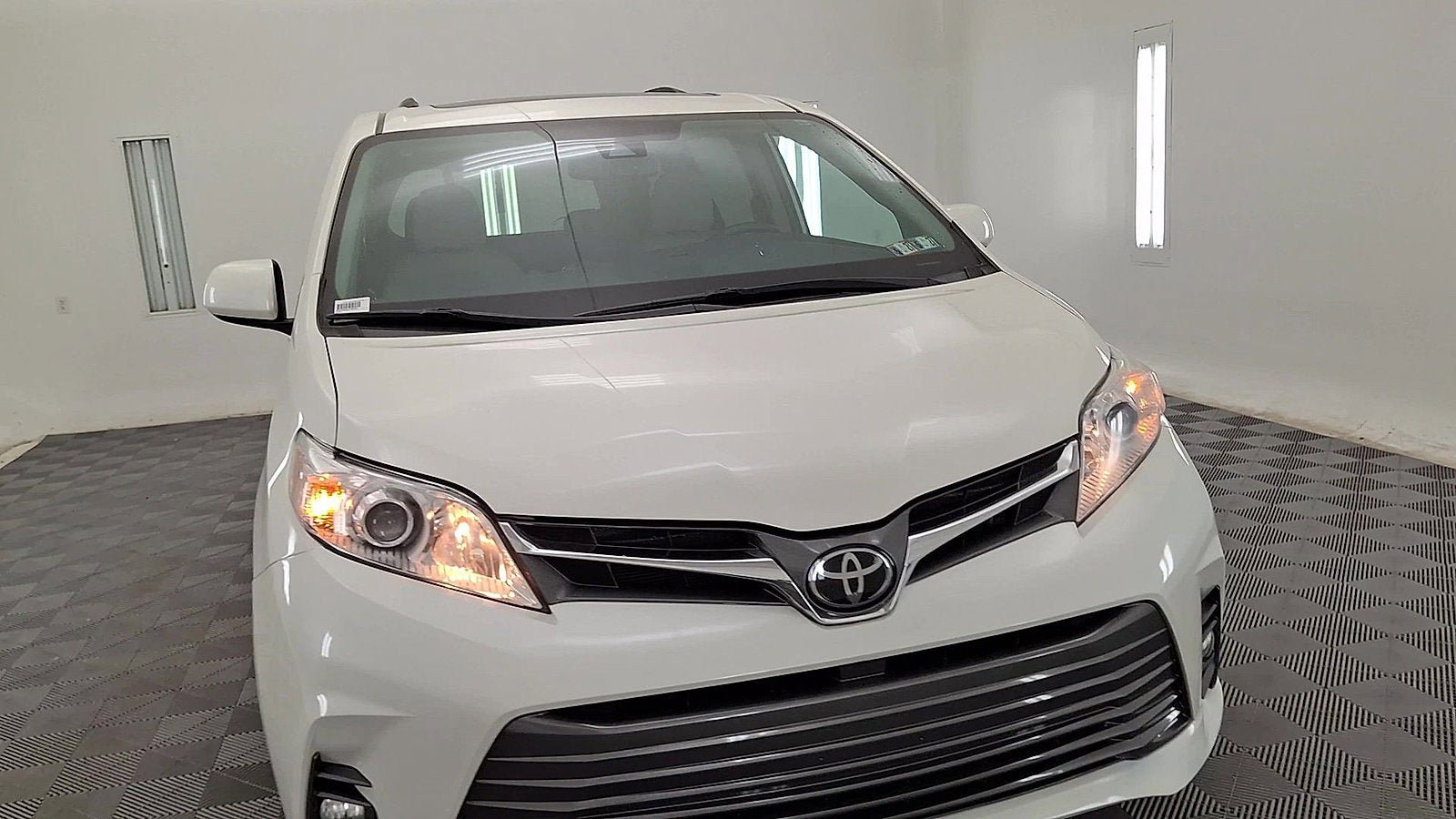 Certified 2019 Toyota Sienna XLE w/ XLE Navigation Package FWD image 7