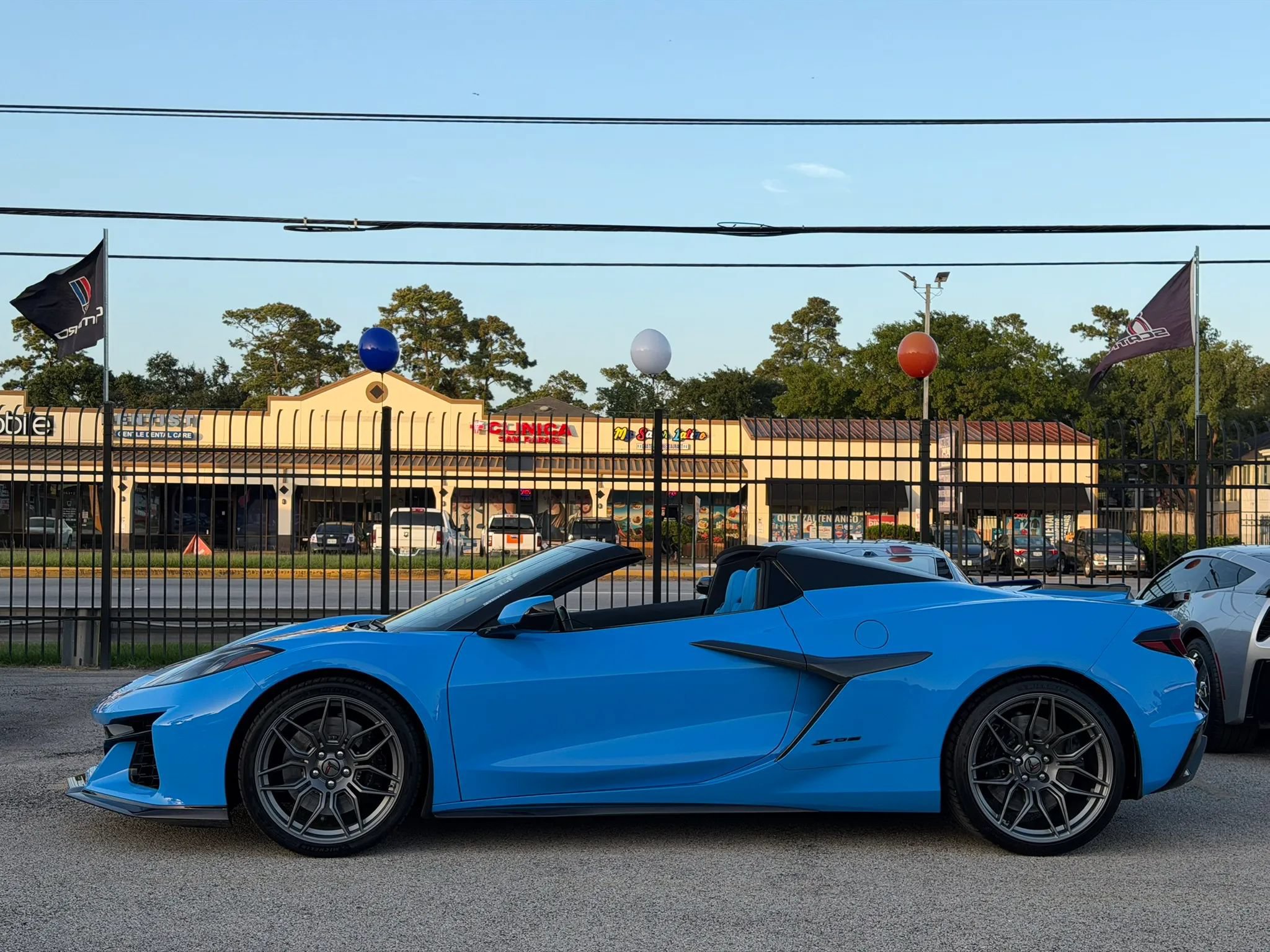 Used 2023 Chevrolet Corvette Z06 w/ Chrome Exterior Badge Package RWD image 11