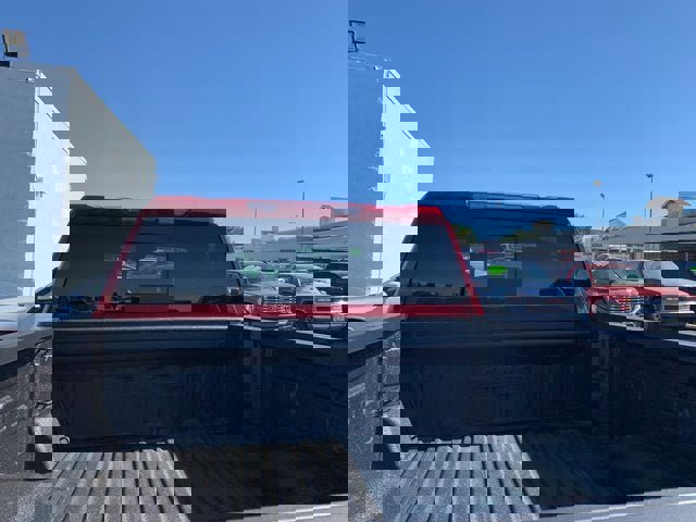 New 2025 GMC Sierra 2500 SLT w/ SLT Convenience Package image 9